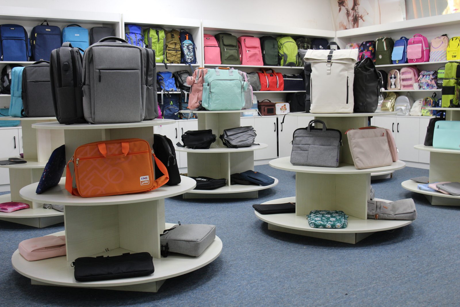 Custom Bag Manufacturer For Retailers